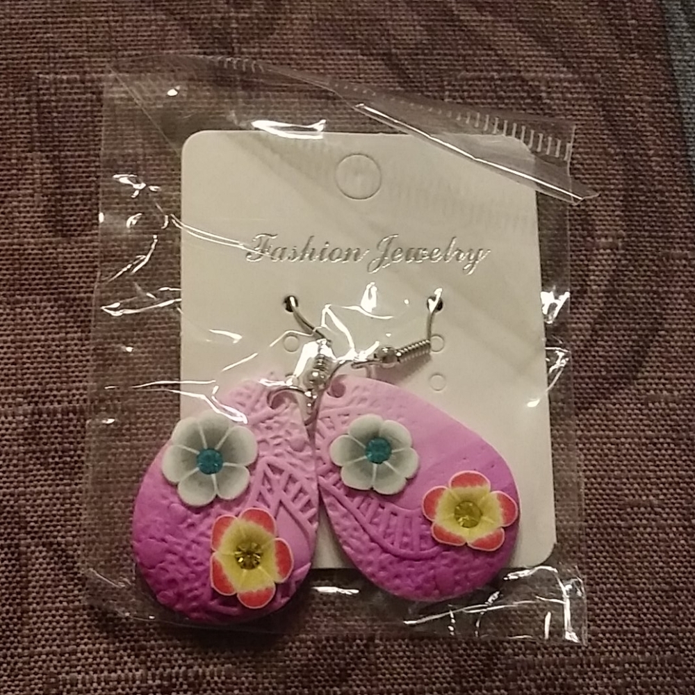 Brand new dangle earrings